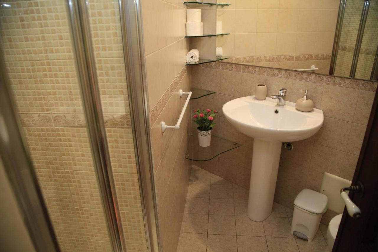 Dimora Dei Figuli Hotel Лече Стая снимка